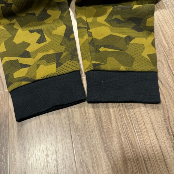 Nike Sportswear Tech Fleece Camo Jogger - Picture 8 of 8